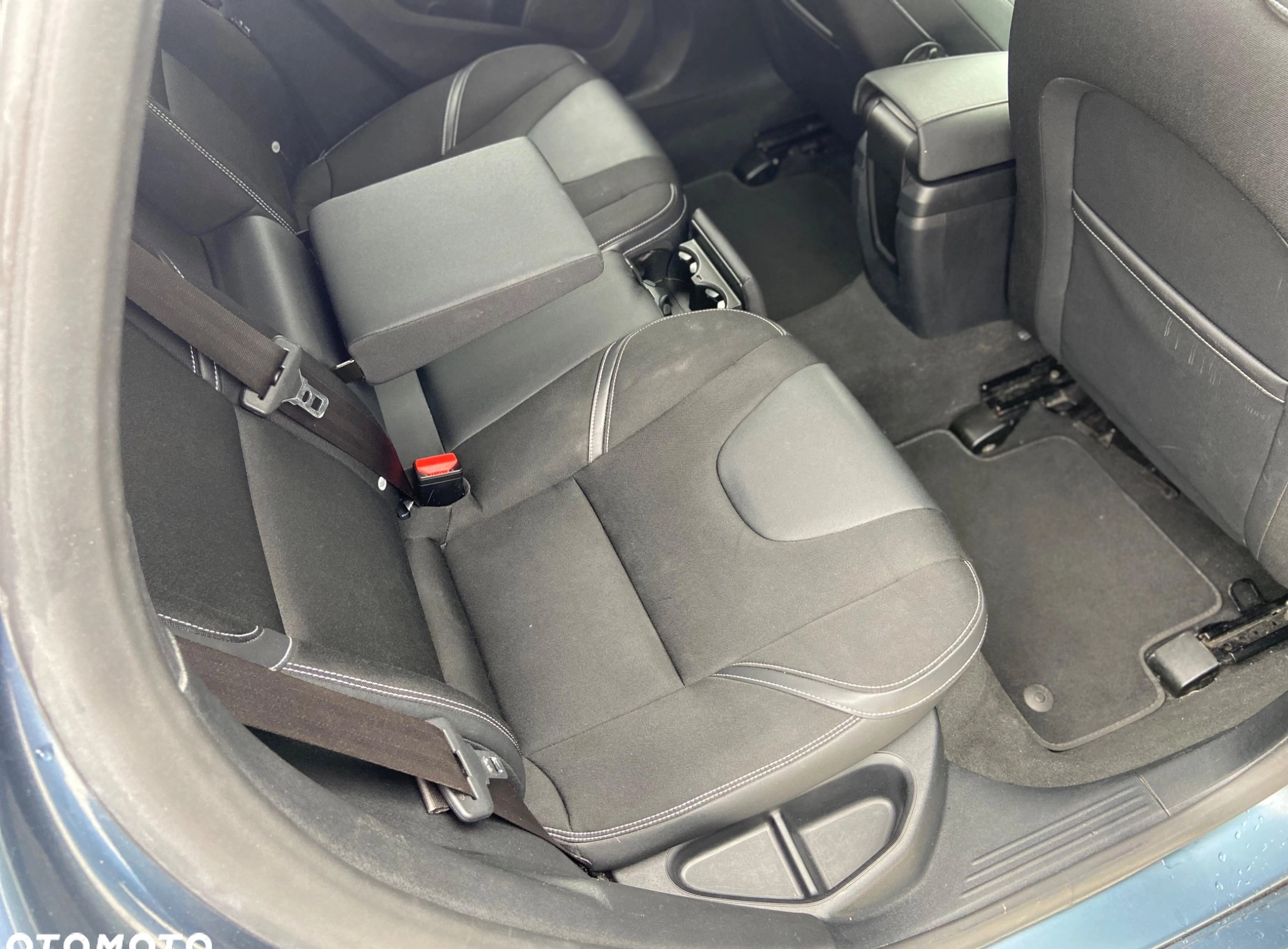 Volvo V40 cena 34300 przebieg: 236500, rok produkcji 2012 z Puławy małe 301